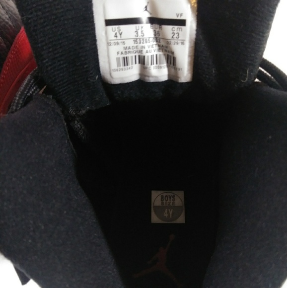 Air Jordan 12 Retro - Picture 3 of 8
